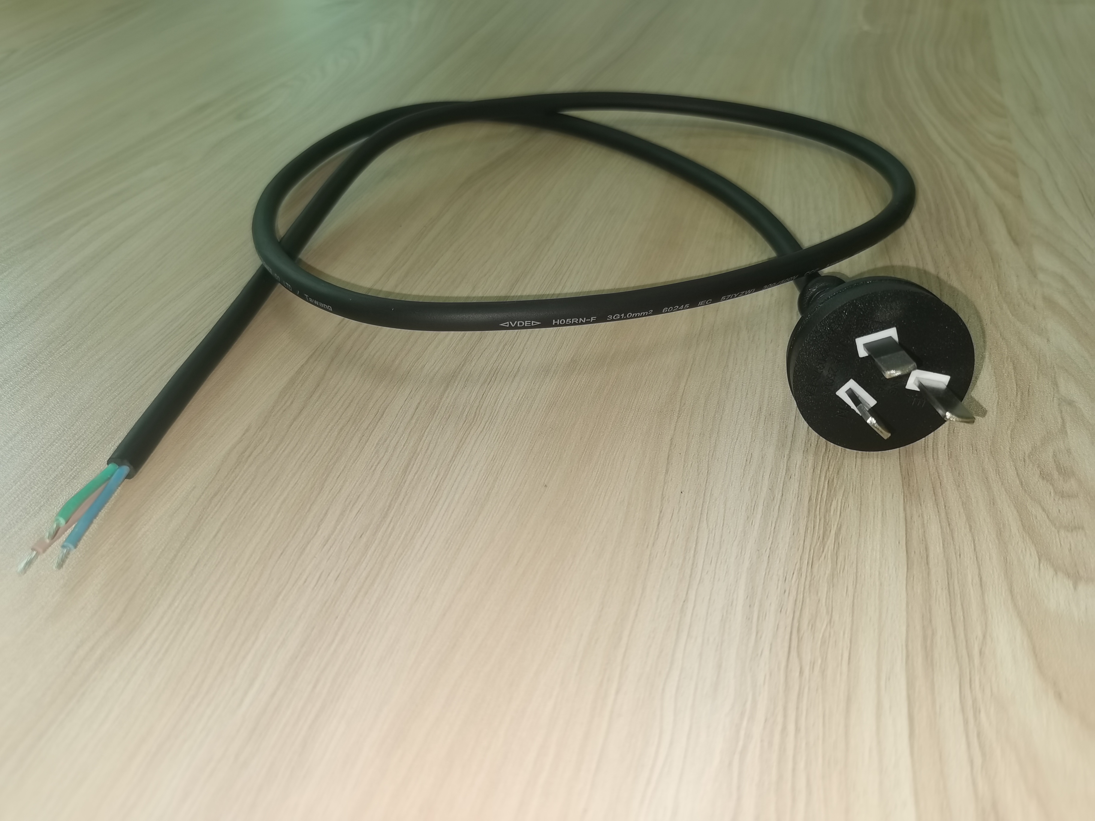 SAA澳规三插电源线